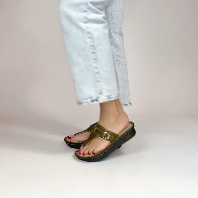 Amazon.com | Alegria Womens Kennedi Black Sapphire Leather Thong